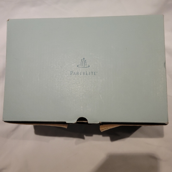 PartyLite Holiday Cheer Kissing Clauses Taper/TeaLite Holder in Box - Picture 6 of 7